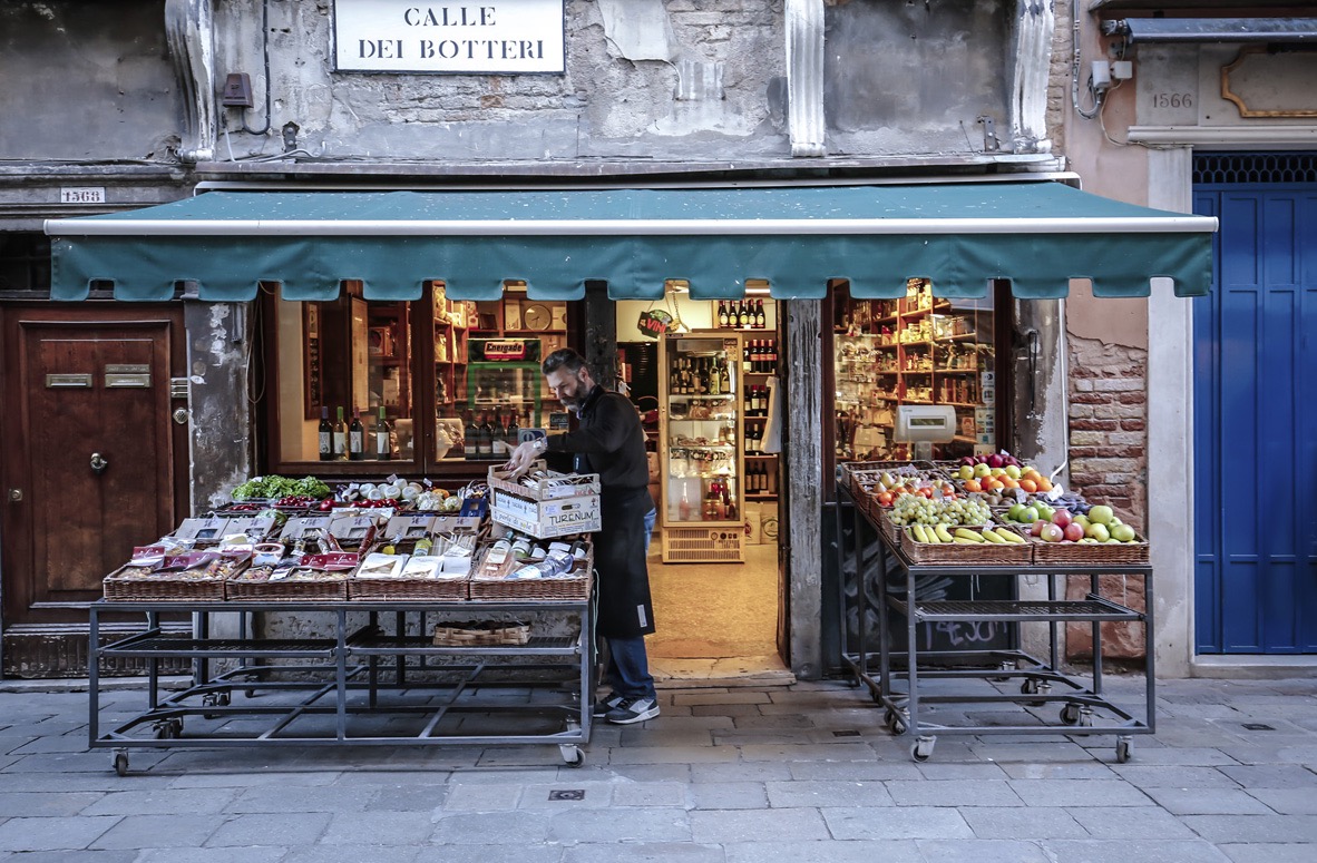 Obstladen Venedig, I